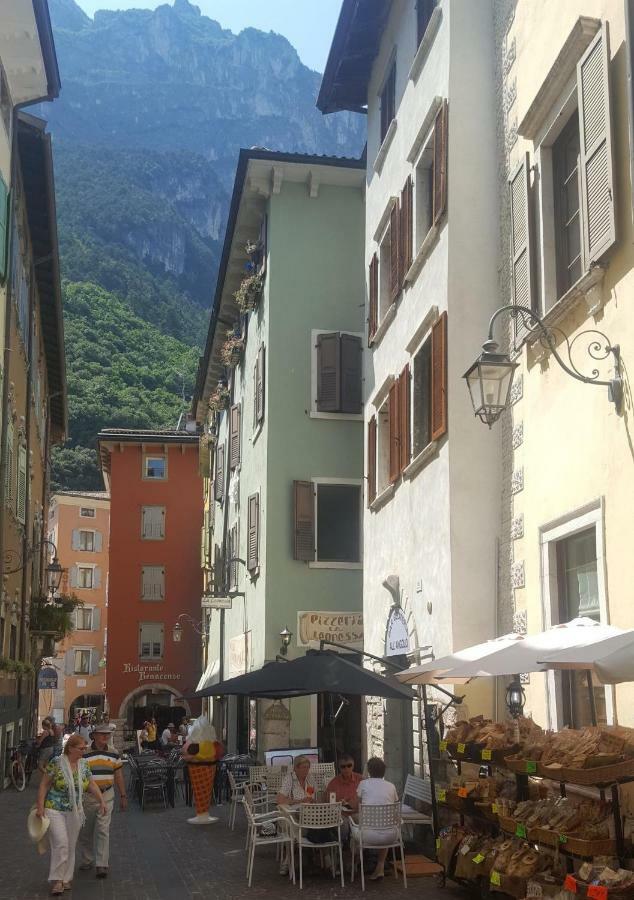 Appartamento Sunrise - Centro Storico N1 Riva del Garda Kültér fotó